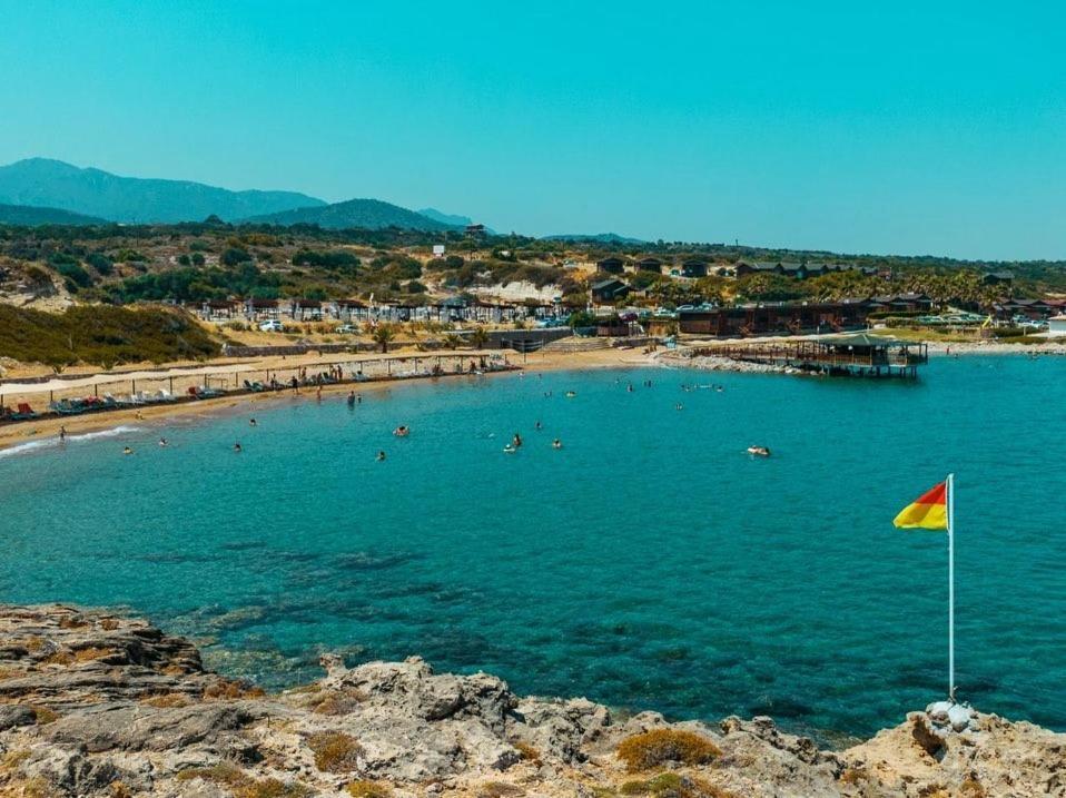 Zambak Seafront Houses&Restaurant&Beach Agios Georgios  Bagian luar foto